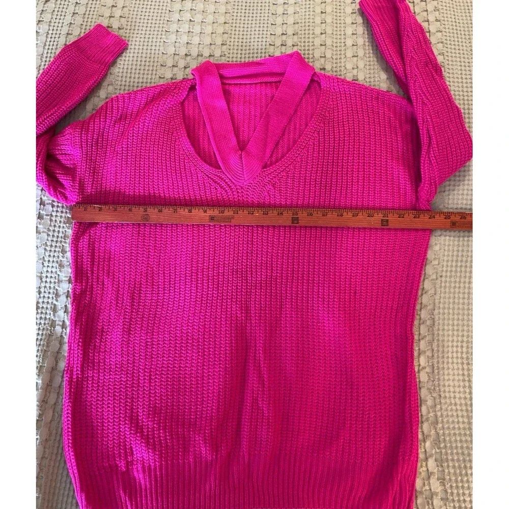Magenta Pink Sweater Plus Size 0XL V Neck Loose Knit + Stretch Unique Neckline‎